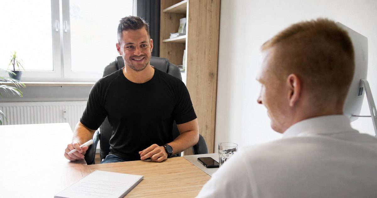 Trainer im Kundengespräch